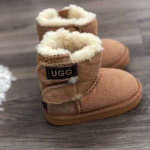 Australian UGG toddler boys size 4-5